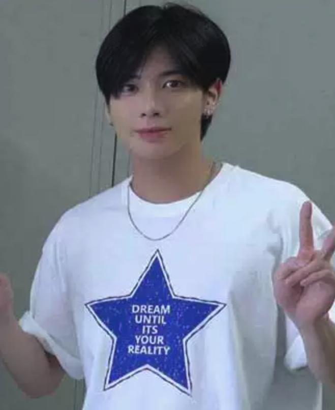 White Star Statement Print T-Shirt