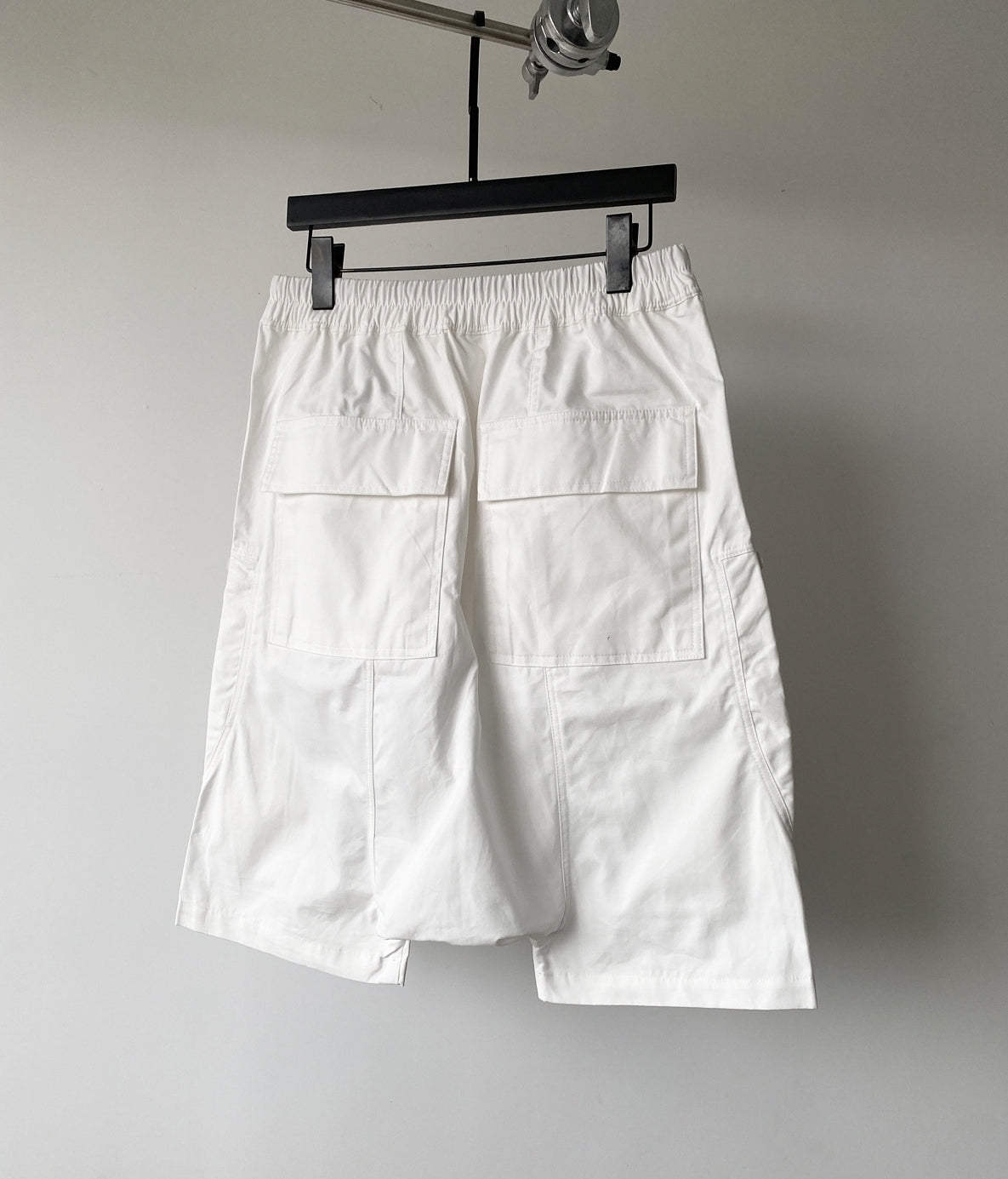 White Zipper Details Shorts