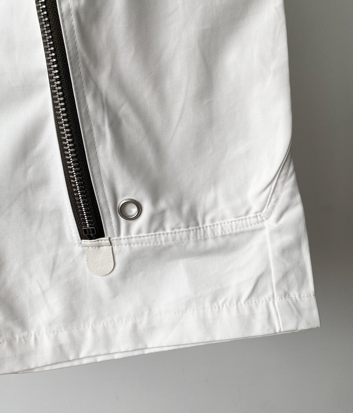 White Zipper Details Shorts
