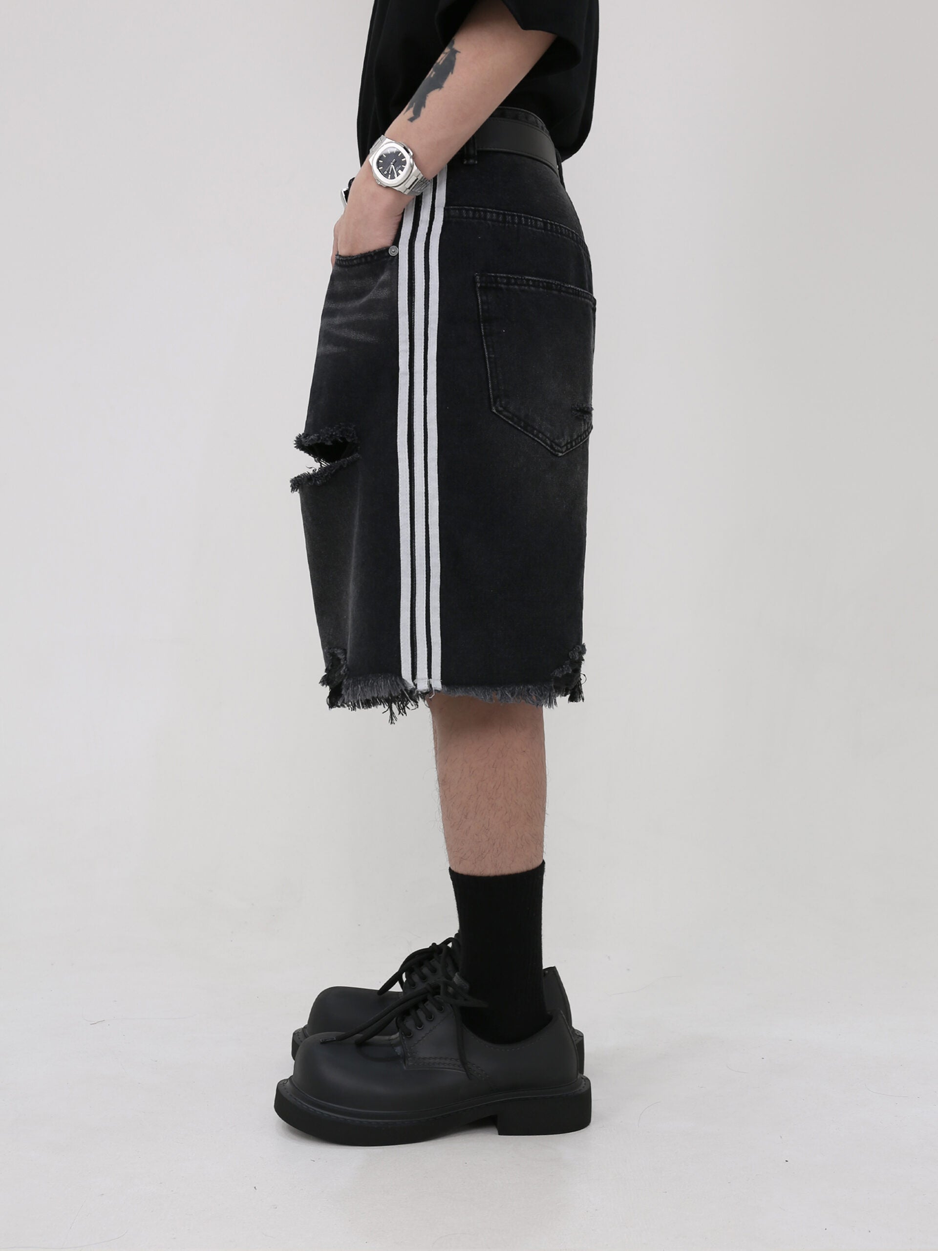 Black Mid-Length Tattered Denim Shorts