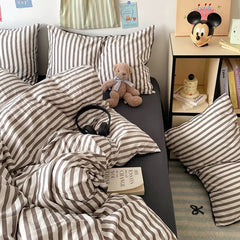 Minimalist Black Stripe Bedding Set