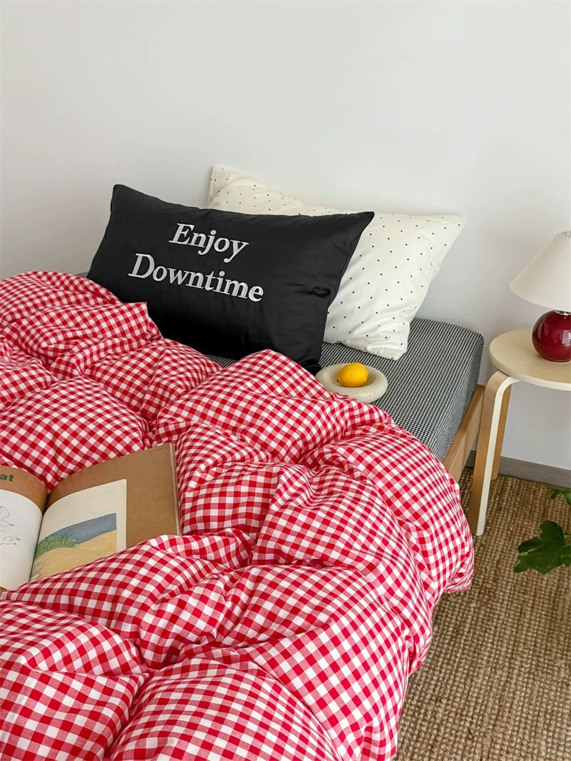 Black & Red Preppy Gingham Bedding Set