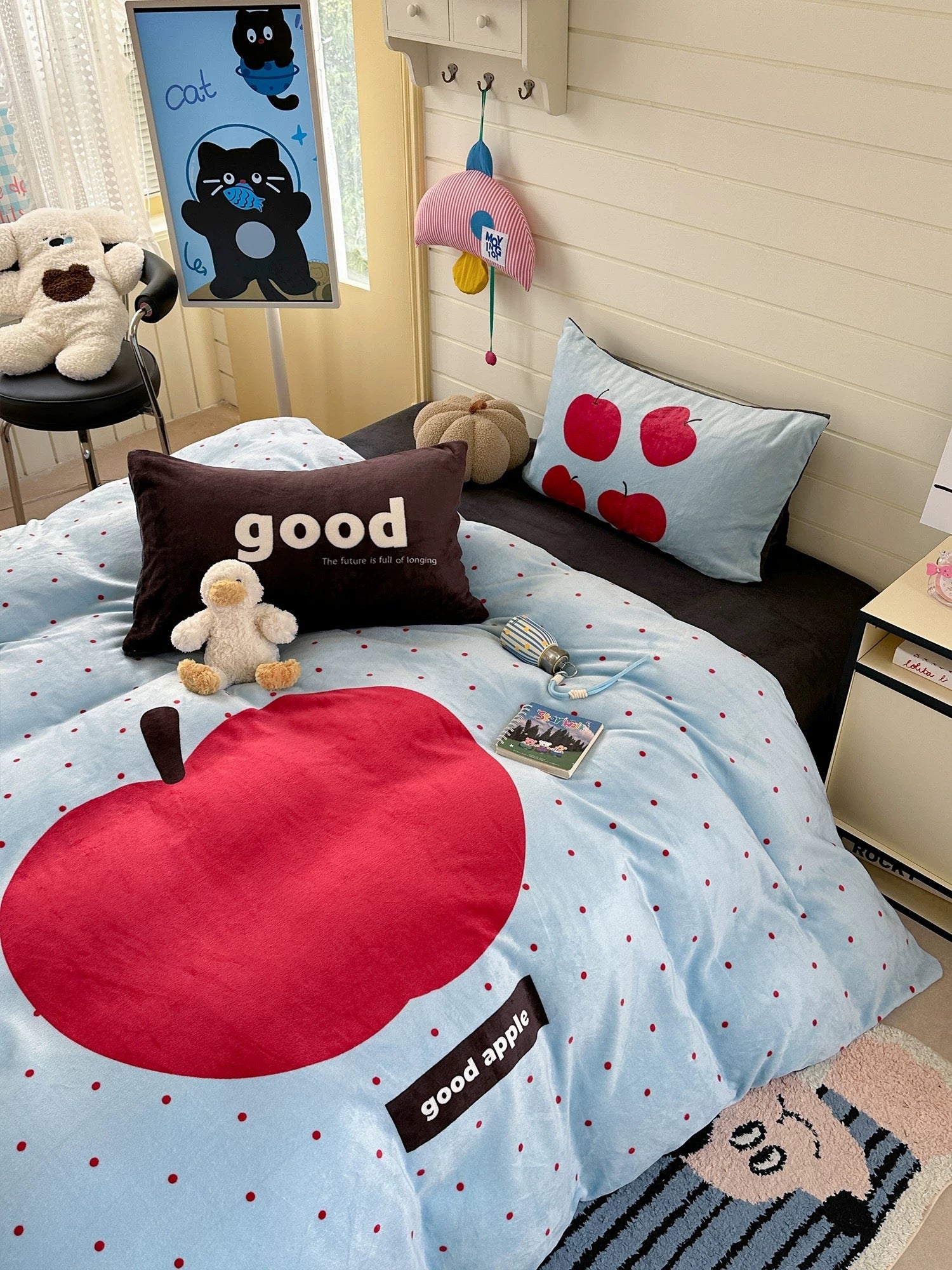 Cute Apple Milk Fleece Bedding Set