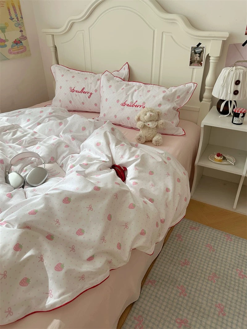 Dollette-inspired Strawberry Bedding Set