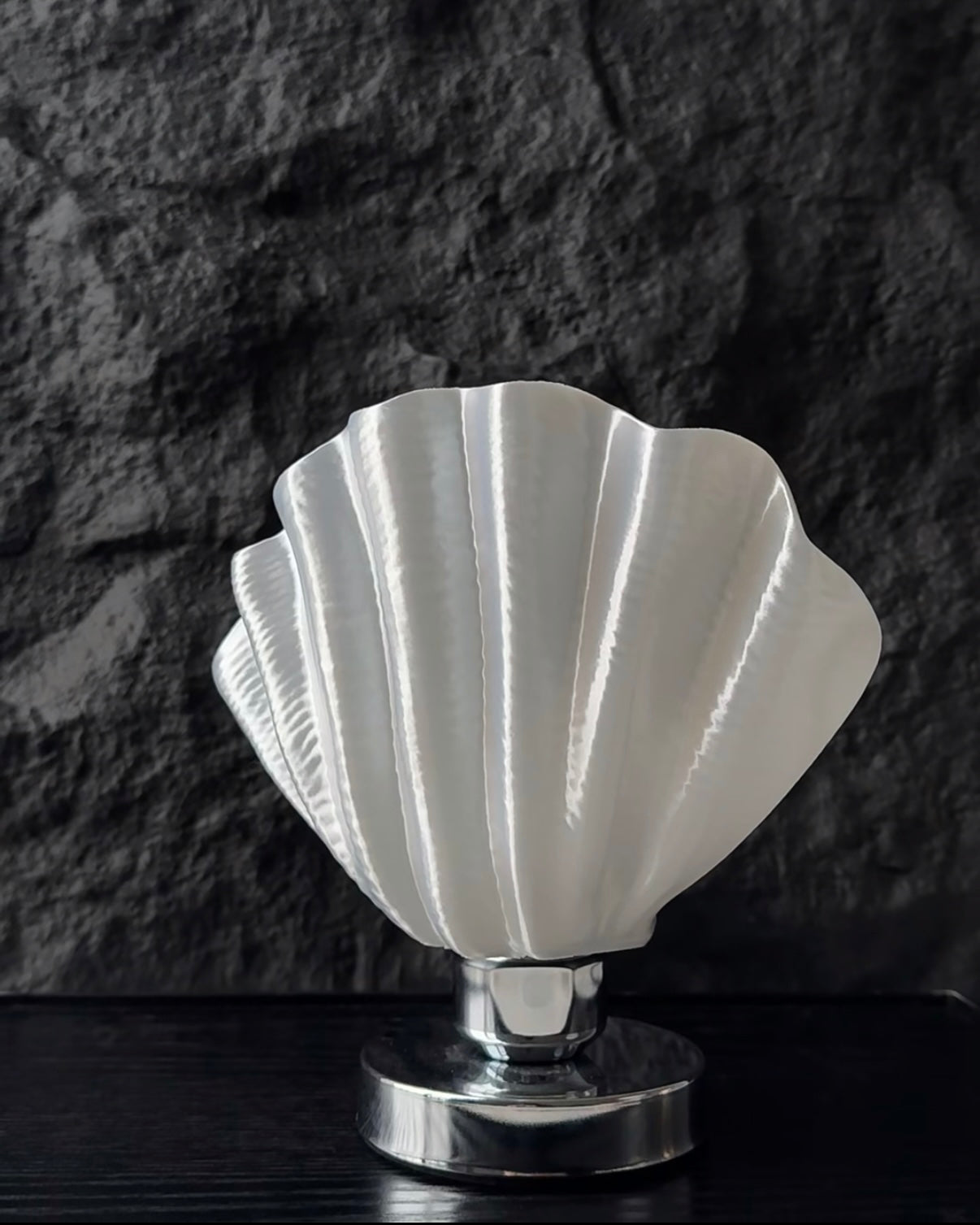White Scallop Relief Table Lamp