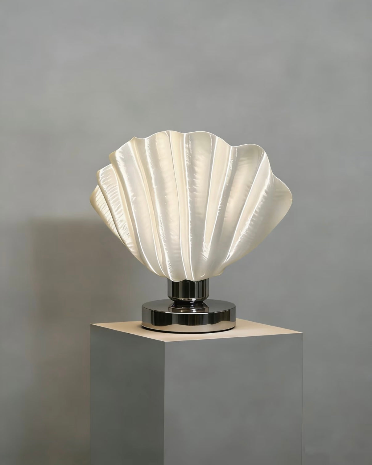 White Scallop Relief Table Lamp